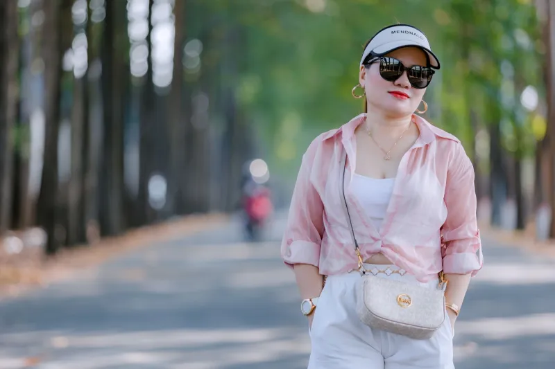Both Hands Free, Whole Life Changed: The Real Reason the Crossbody Bag Became Every Woman's Non-Negotiable